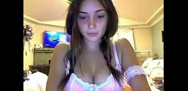  True Beauty with big tits on cam